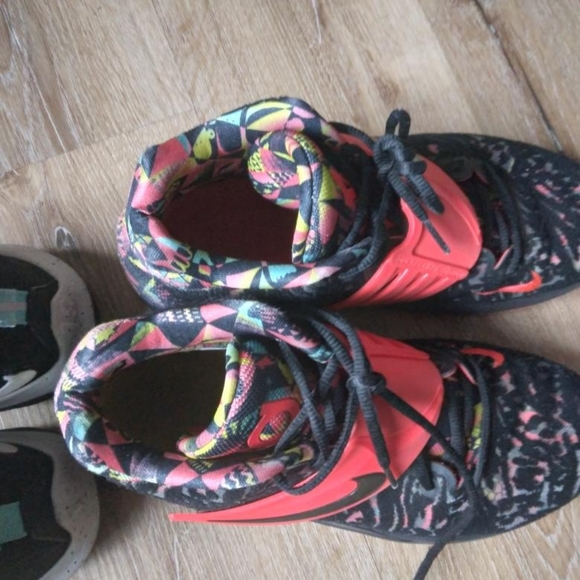 4 pairs of basketball shoes size 11 - Picture 5 of 8